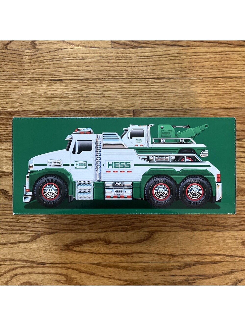 Hess 2019 Tow Truck Rescue Team w/ 3 Tow Features New In Box